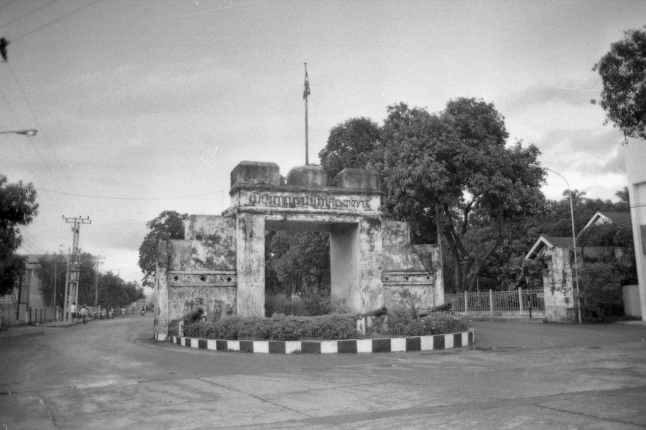 Bankaikow Hostel Kanchanaburi Bagian luar foto