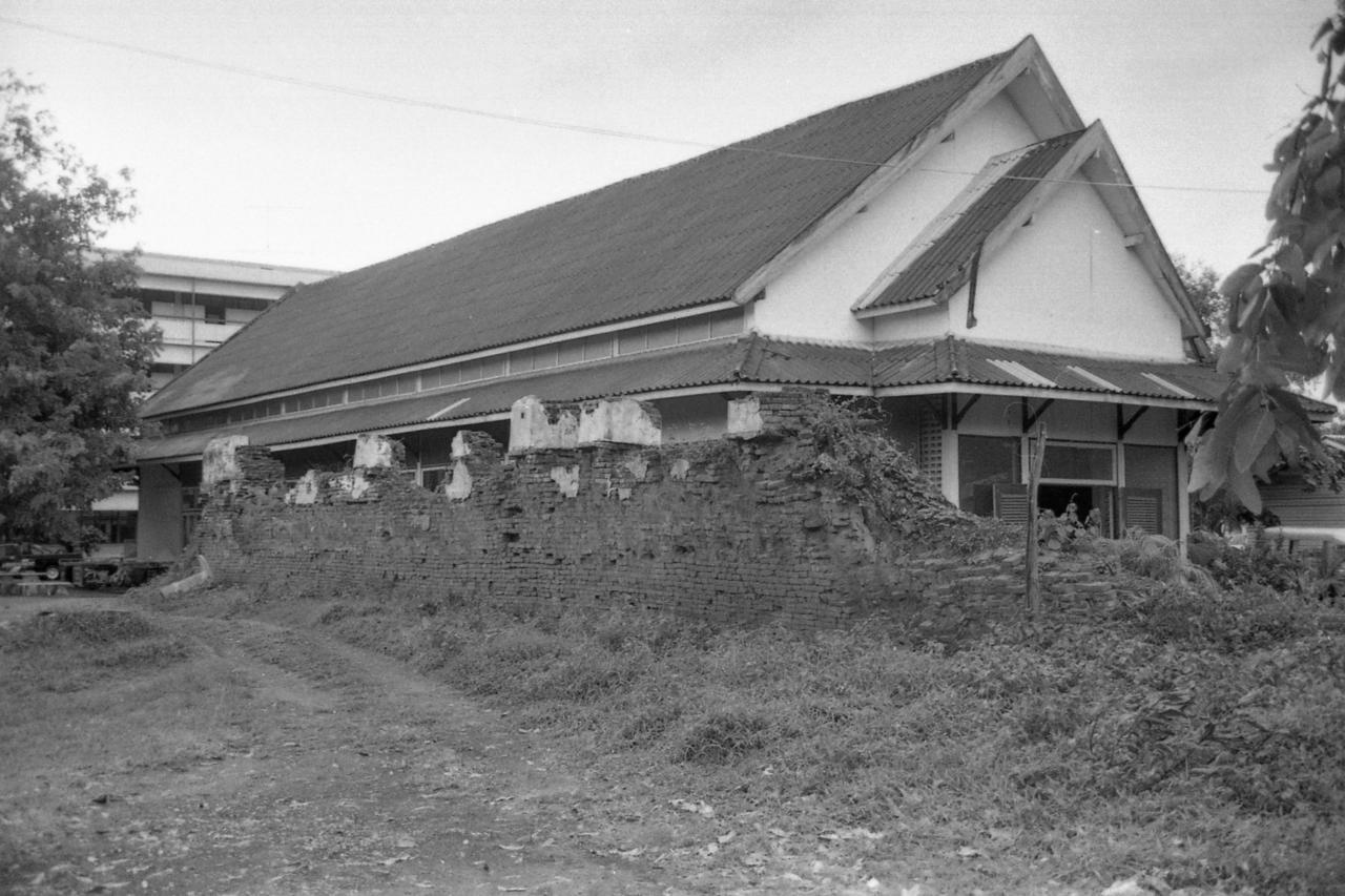 Bankaikow Hostel Kanchanaburi Bagian luar foto
