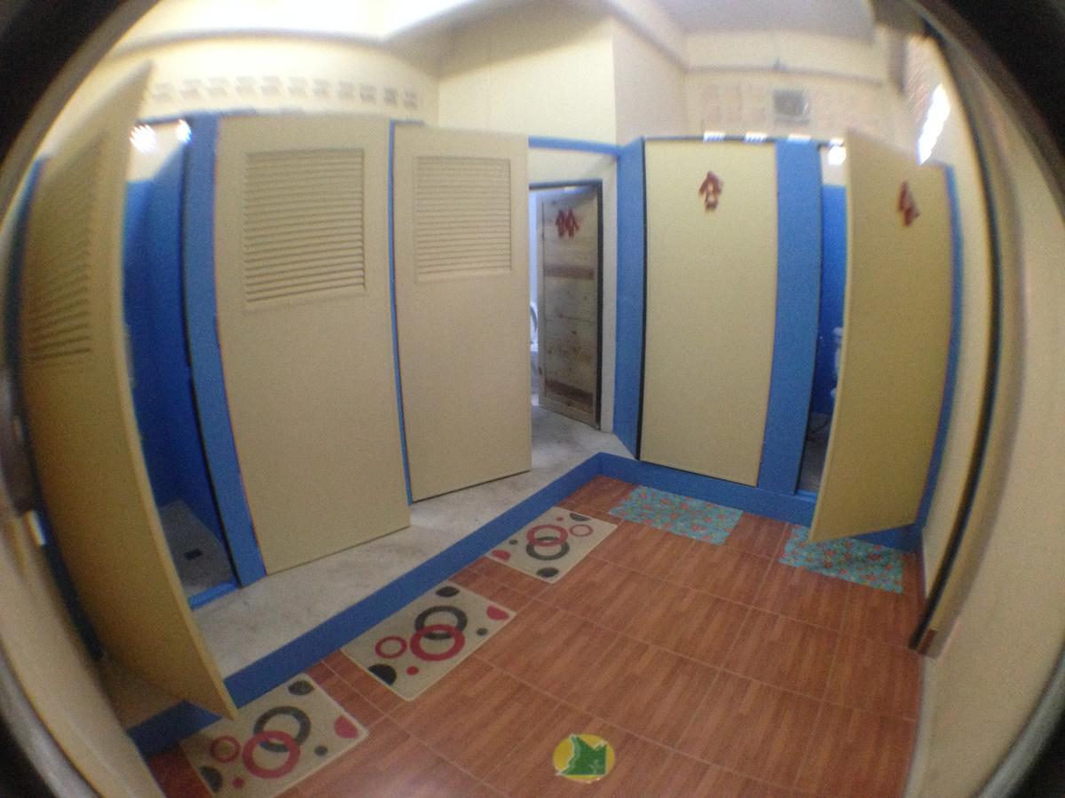 Bankaikow Hostel Kanchanaburi Bagian luar foto