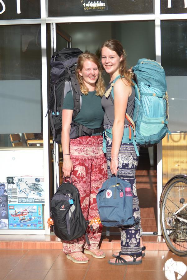 Bankaikow Hostel Kanchanaburi Bagian luar foto